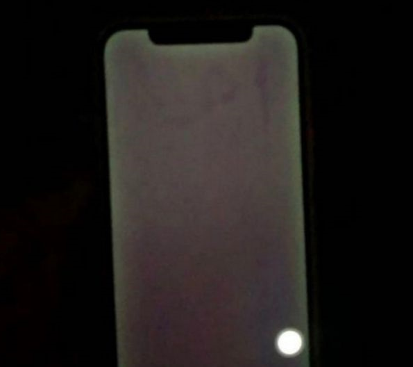 泽州苹果手机维修分享苹果客服回应 iPhone 12 屏幕“发绿”问题 